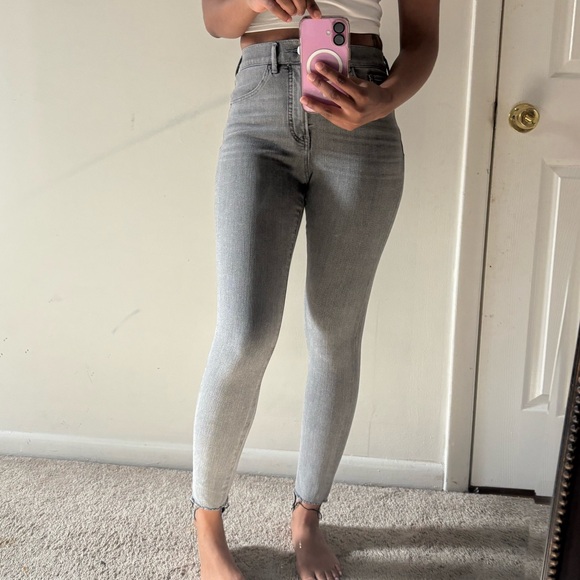 Express stretchy Jeans size 2R. Gray - Picture 4 of 8